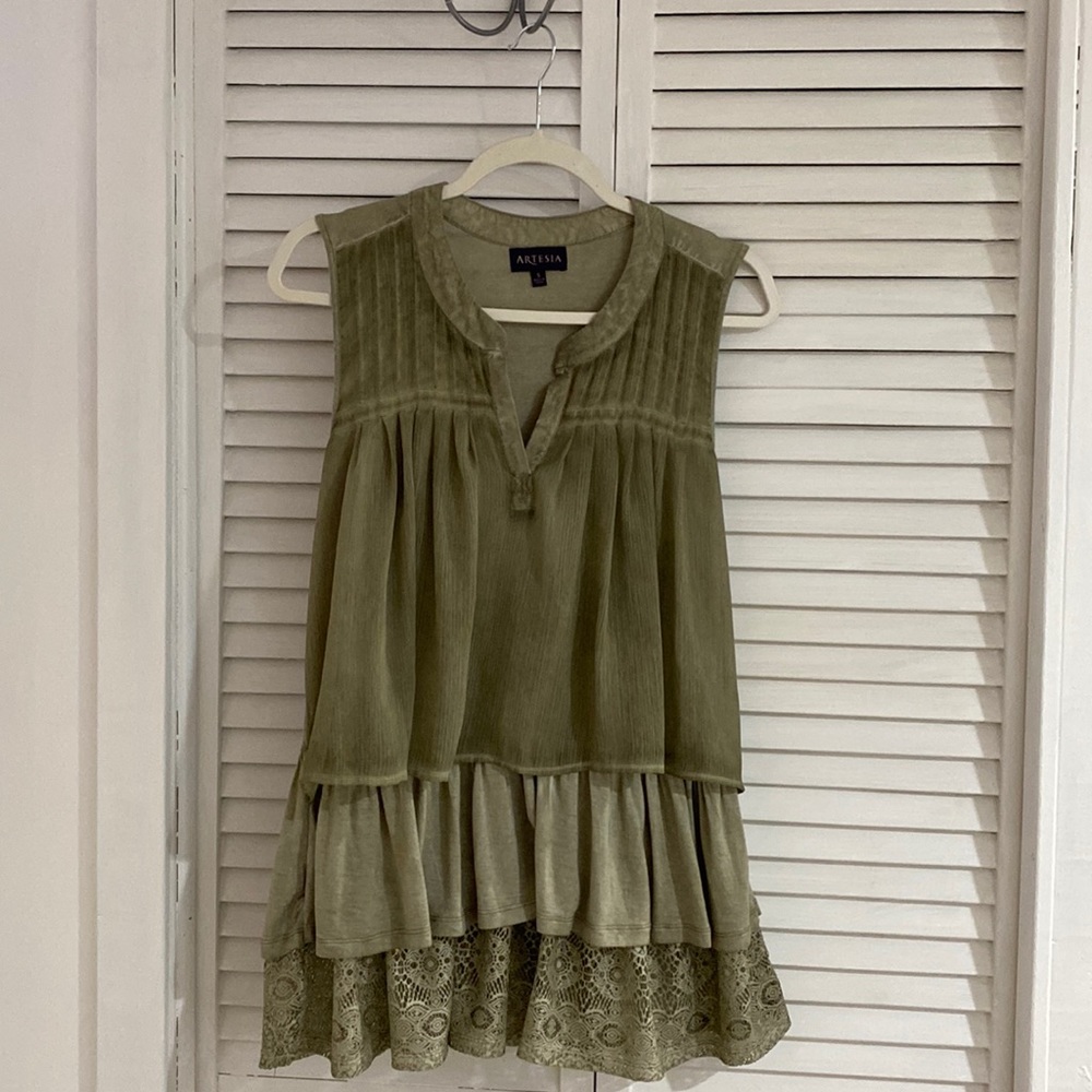 Artesia ruffled tank top in navy green